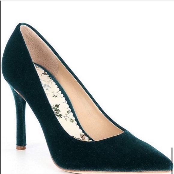 Nicola Bathie Shoes - Nicola Bathie x Antonio Melani Bonnie Pumps Green Velvet